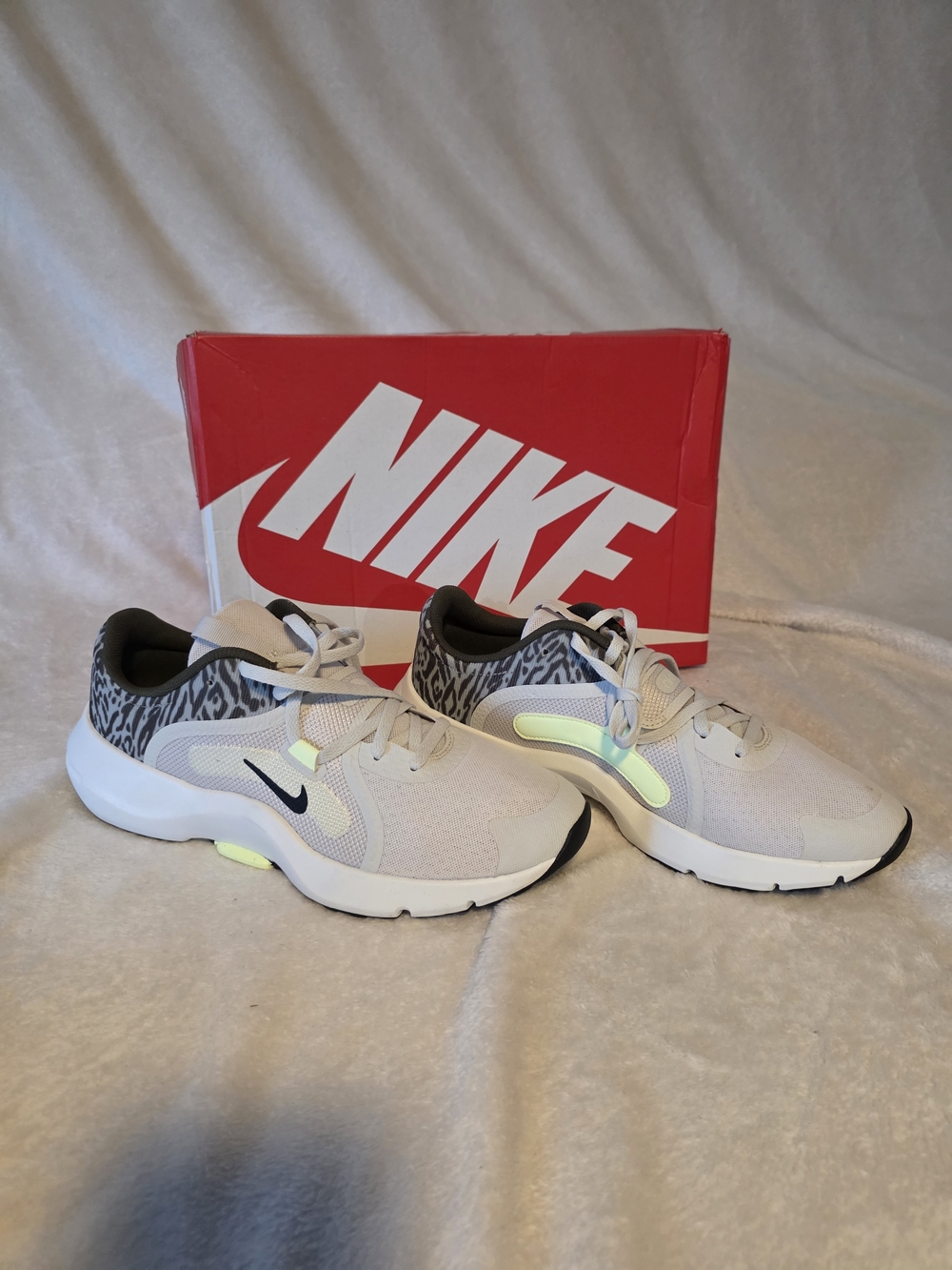M Nike In-Season TR 13 Training Shoes
Womens 11.5